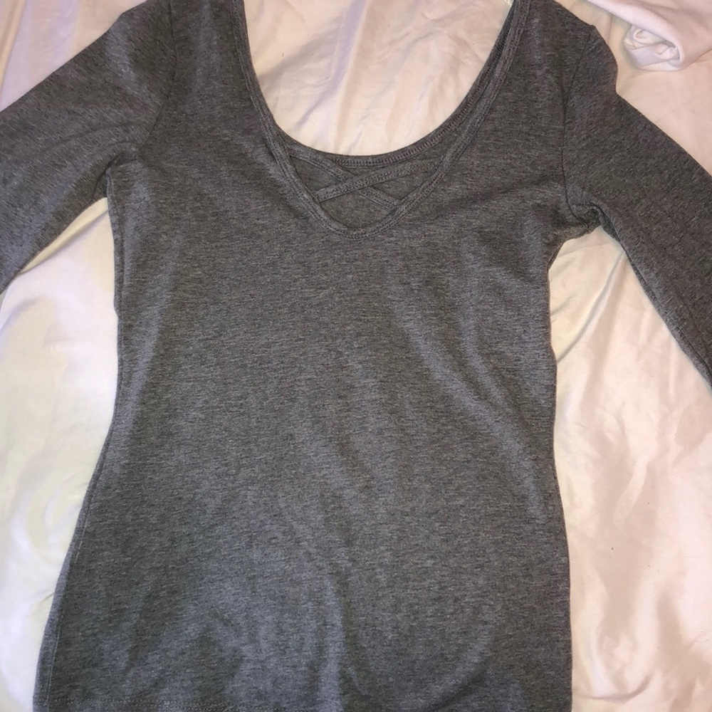 Long sleeve tight shirt